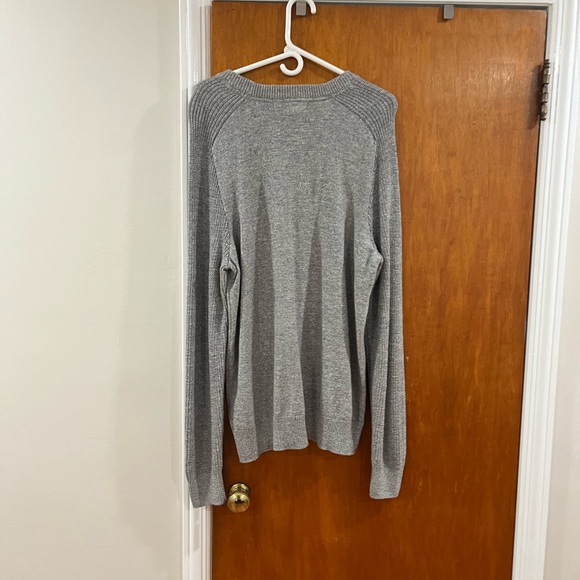 H&M grey long sleeve sweater - Picture 3 of 3